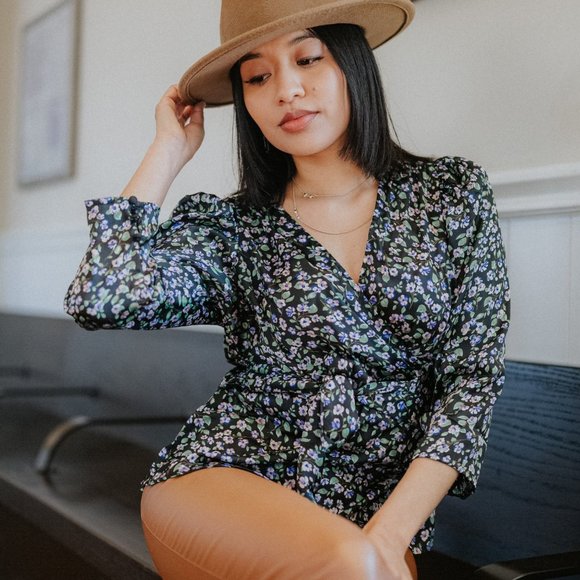 Floral V-Neck Blouse - Picture 3 of 6